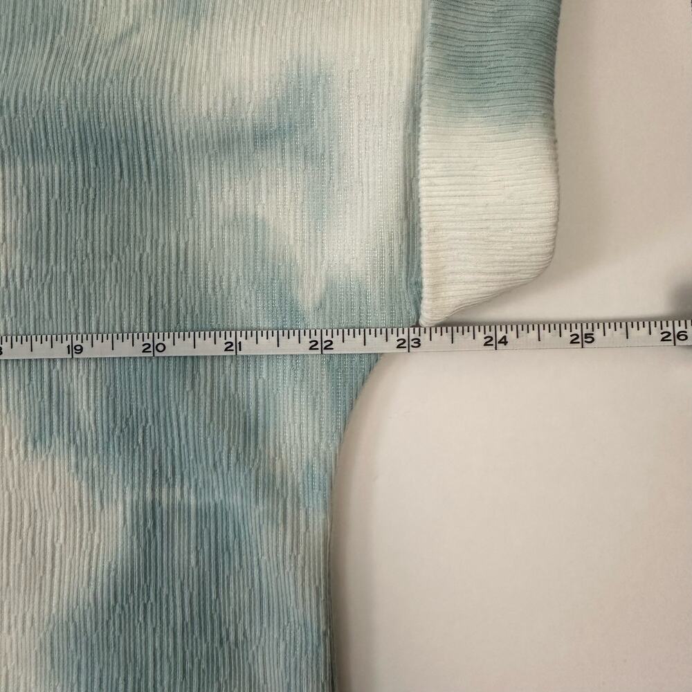 MELLÓDAY Size Medium Blue and White Tie-Dye Top - Picture 10 of 10